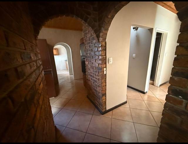 4 BEDROOM HOUSE FOR SALE IN POMONA